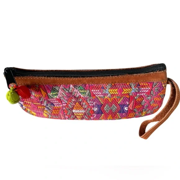 Handmade Guatemalan Wristlet - Picture 2 of 6